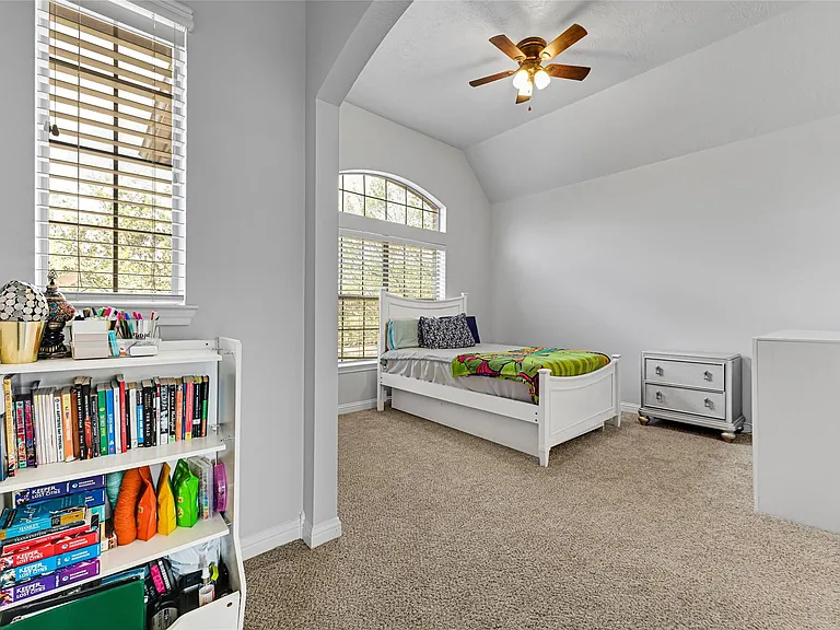 28214 Churchill Ct — Photo 33