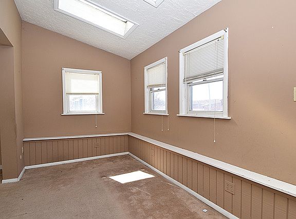 5th image of 225 Joliet St