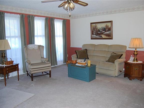 2nd image of 1935 Willings Ln