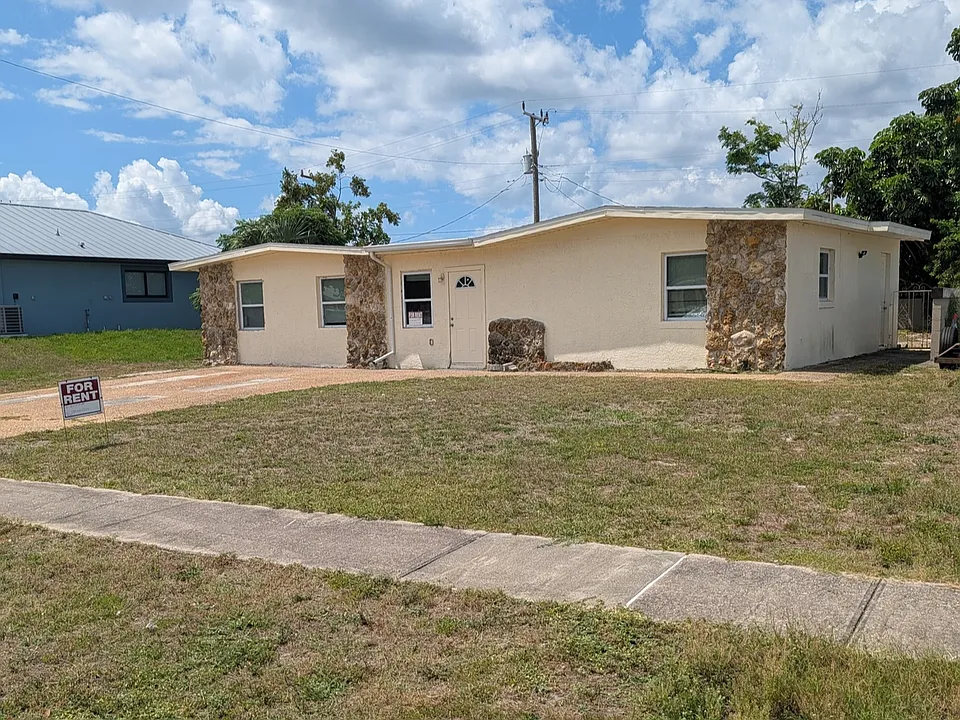 3325 Normandy Dr
