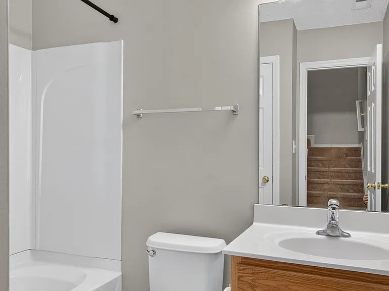 80 Tannenbaum Cir — Photo 32