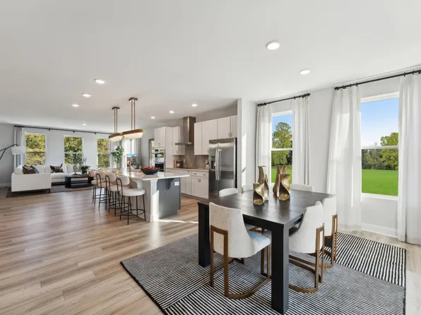 142 N White St #200, Wake Forest, NC 27587