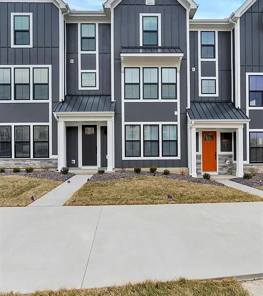 306 Indigo Ct — Photo 3
