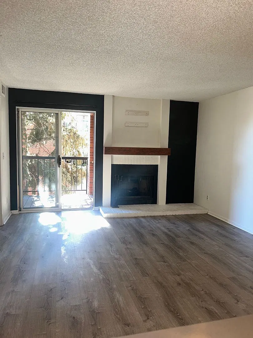 Short-Term Rental Opportunity - 6 Month Lease Available! Updated 1 bedroom, 1 bathroom Littleton ... — Photo 2
