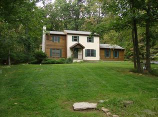 585 Friendship Dr, Narvon, PA 17555