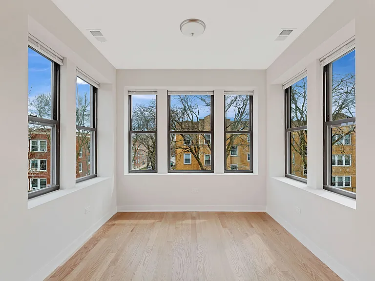 5049 N Troy St #3 — Photo 10