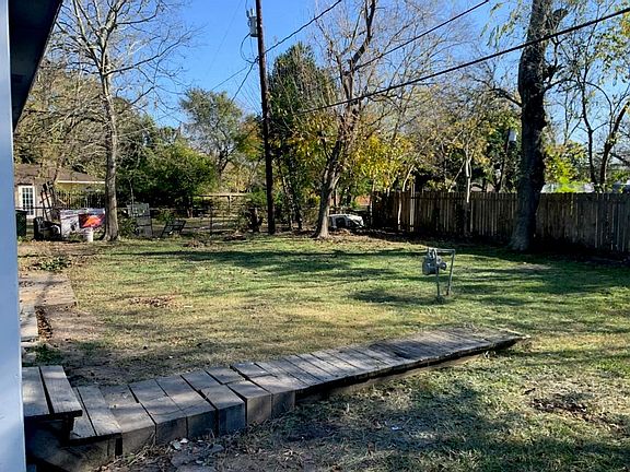 3rd image of 8655 Sonneville Dr
