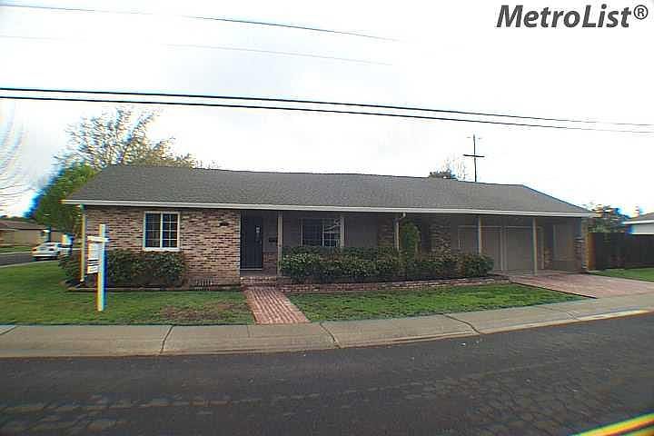1st image of 3736 Delano Ave