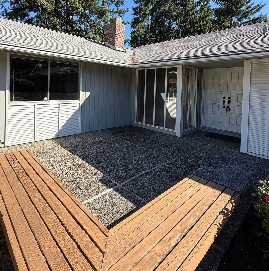 4 Bed / 2.5 Bath Bellevue rambler $4,095/month — Photo 2
