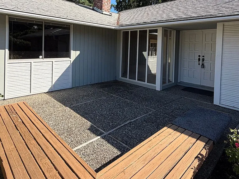16508 NE 19th Pl — Photo 2