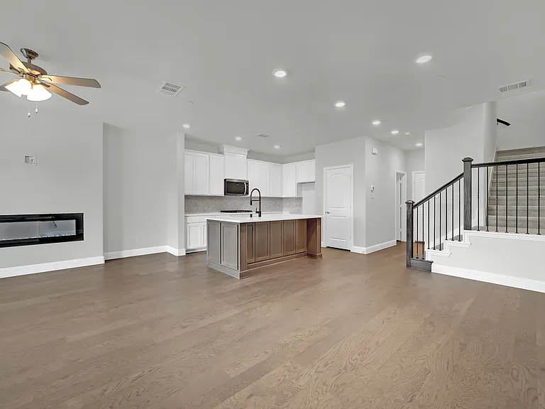 7929 Bayside Dr — Photo 8