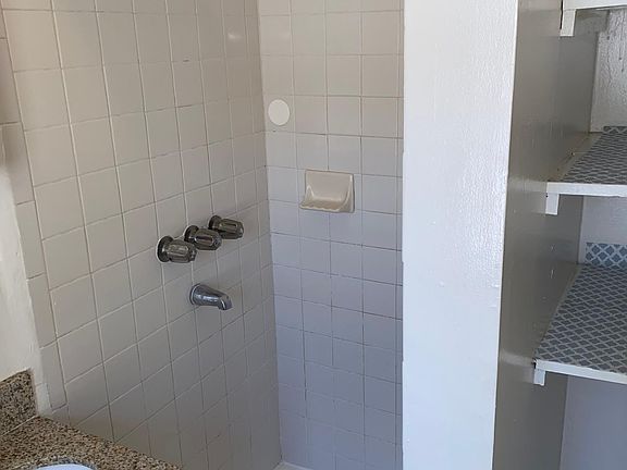 4th image of 5314 1/2 Cleon Ave #5314-1/2