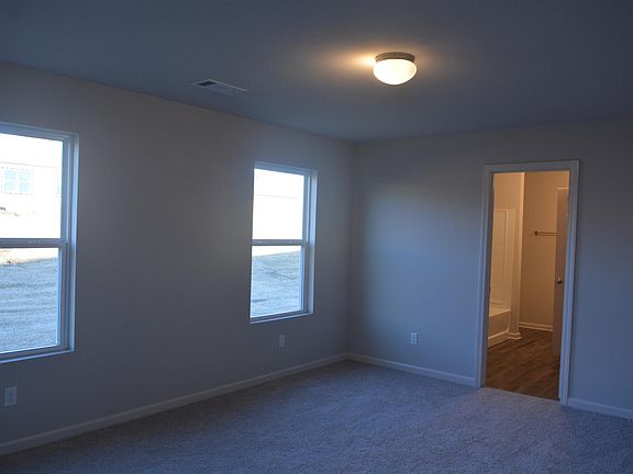 5th image of 5004 Prospect Rd