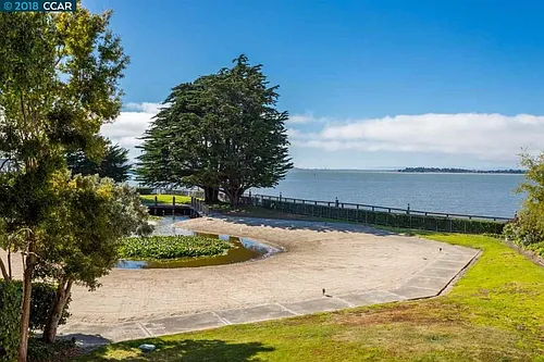 9 Commodore Dr #A209 Photo 1