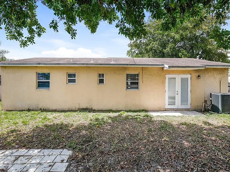4821 NW 16th St — Photo 16