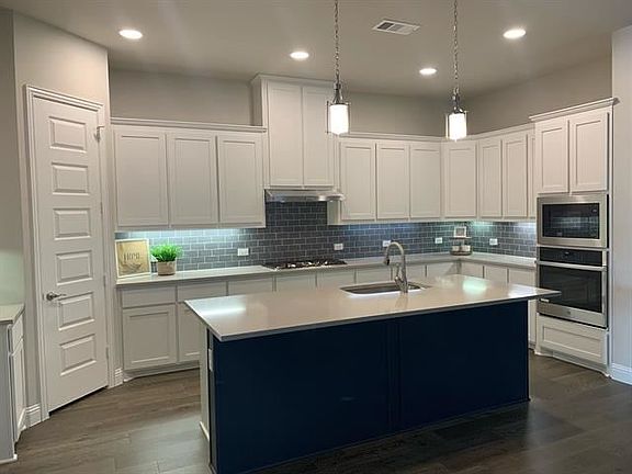 4th image of 2428 Chapel Oaks Dr