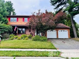 20 Tracey Dr, Milltown, NJ 08850