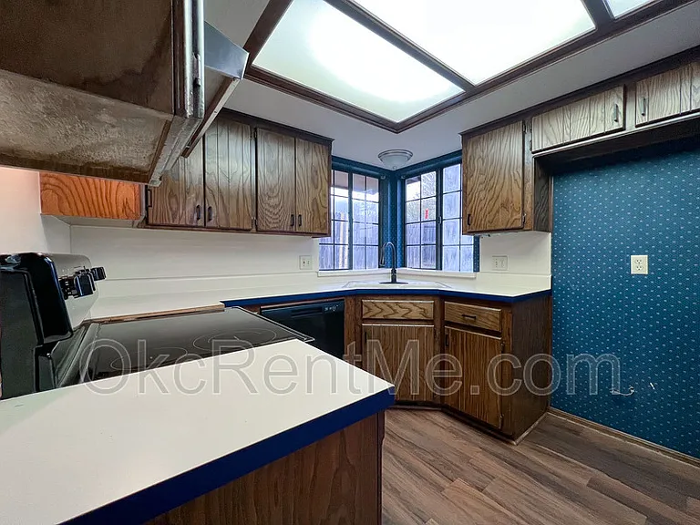 6801 Chisholm Ct — Photo 9