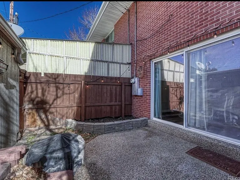 9004 E Mansfield Ave — Photo 25