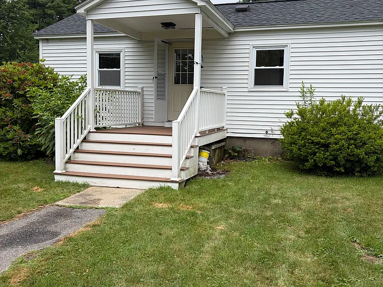 177 Rockingham Rd #B — Photo 8