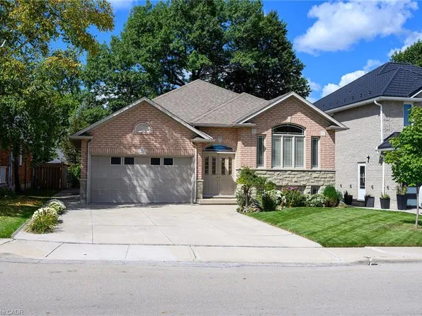 219 Jacqueline Blvd, Hamilton, ON L9B 2T6