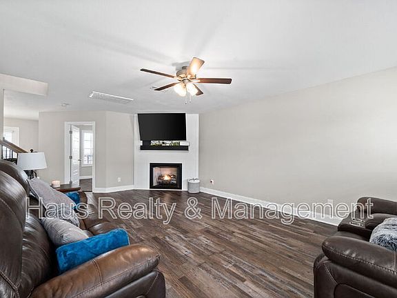 3rd image of 764 Lillian Grace Dr