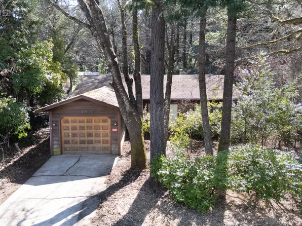 359 Wells Dr, Cave Junction, OR 97523