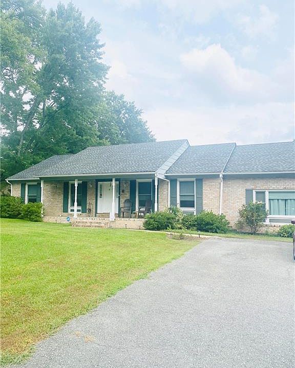 2nd image of 1011 Adkins Rd