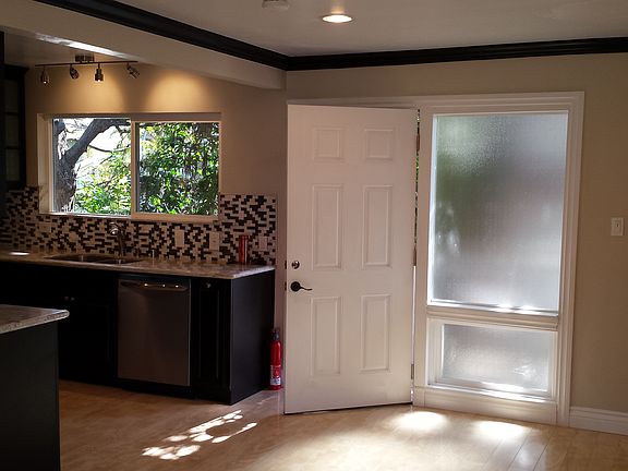2nd image of 628 Forest Ave APT E
