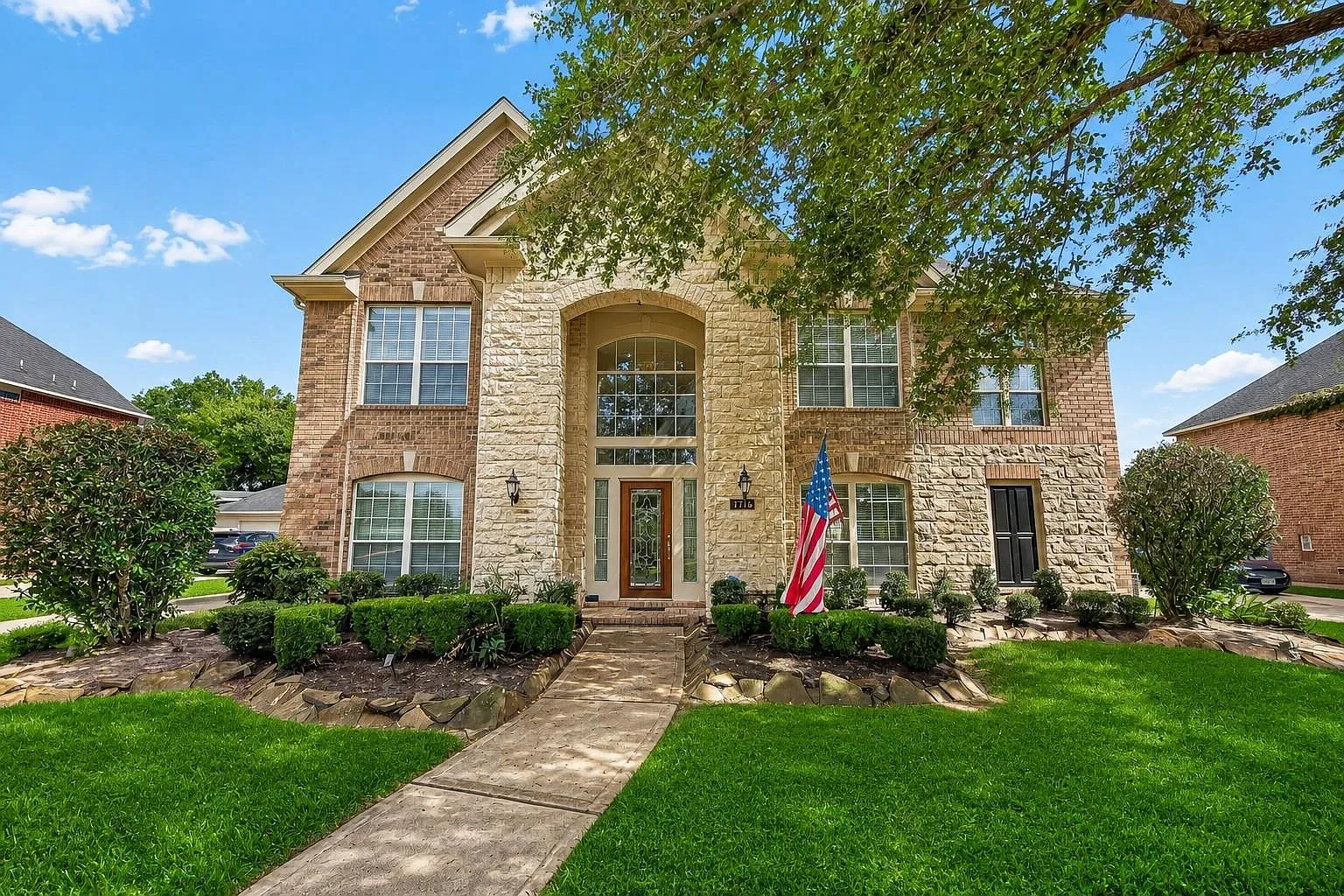 4 bed, 3.5 bath, 3335 sqft, $3,350 — Photo 2