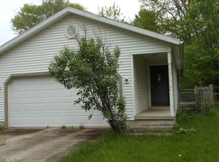 305 Joseph St, Barberton, OH 44203