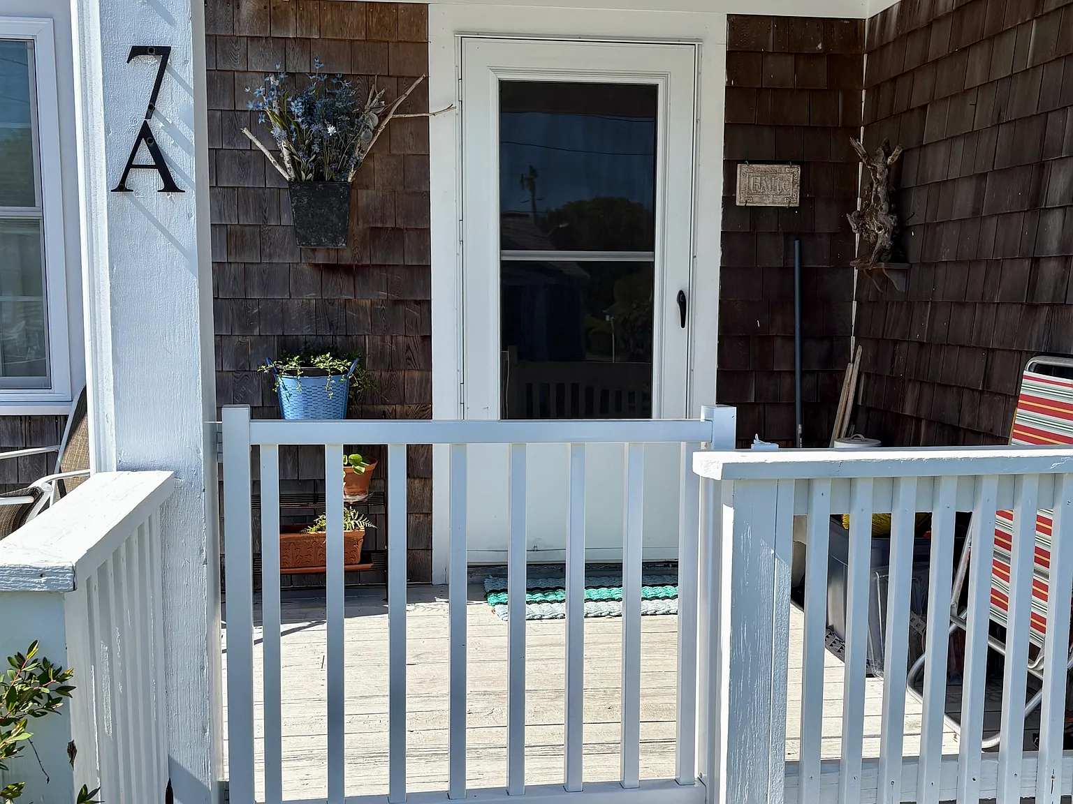 230 Gosnold St — Photo 4