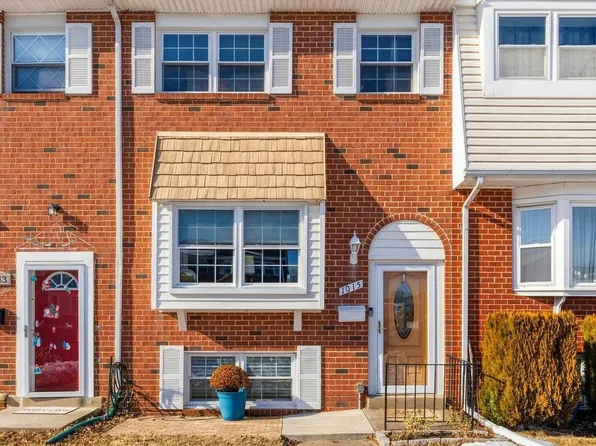 1015 Stormont Cir, Halethorpe, MD 21227