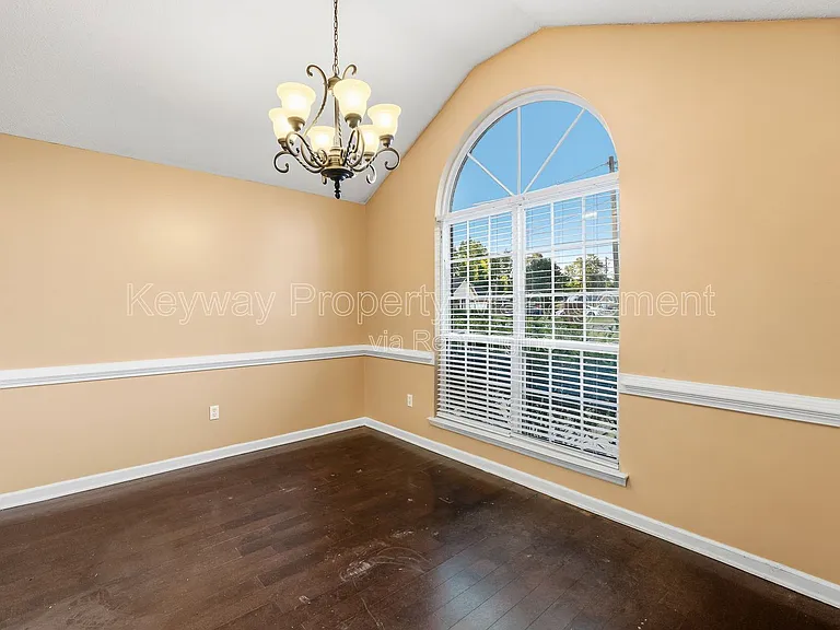 3013 Heron Ct — Photo 4
