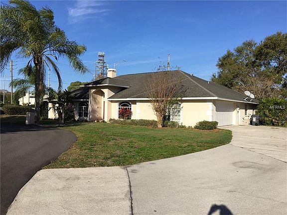 3rd image of 5875 Hollyhock Dr