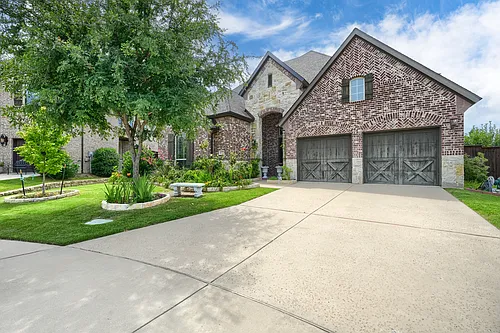 627 Conifer Ln Photo 1