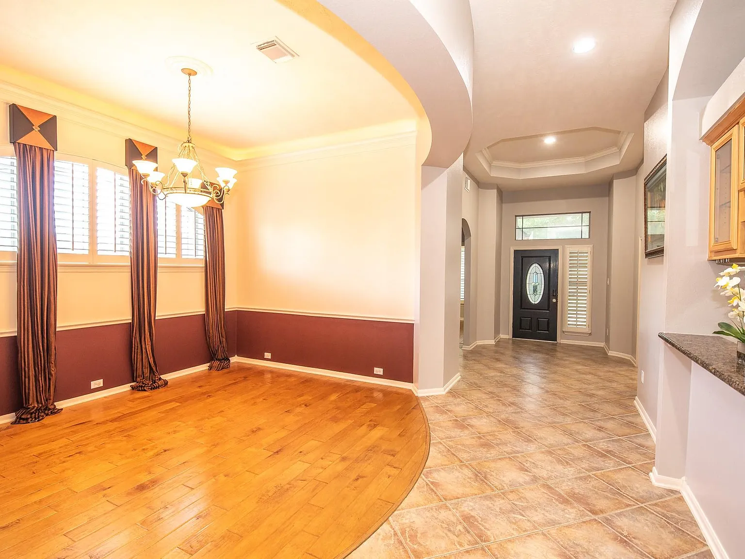4 bed, 3.0 bath, 3056 sqft, $2,850 — Photo 3