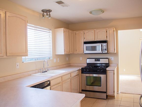 5th image of 8105 Calle Ensueno NW