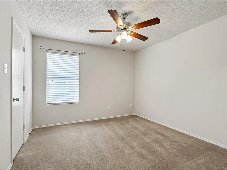 9812 George Washington Dr — Photo 21