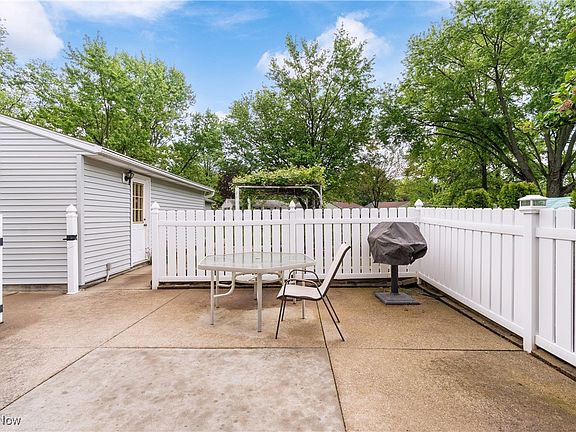 4th image of 4233 N Gilwood Dr