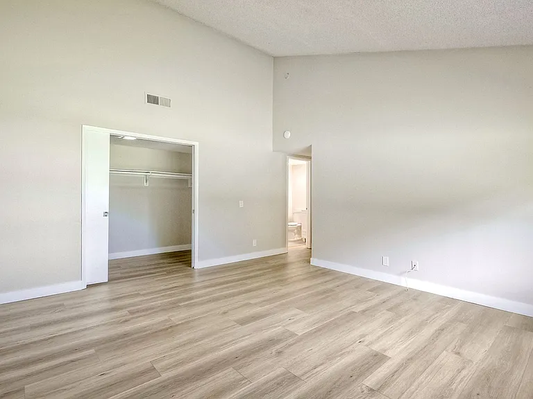 236 Calle Cuervo — Photo 36