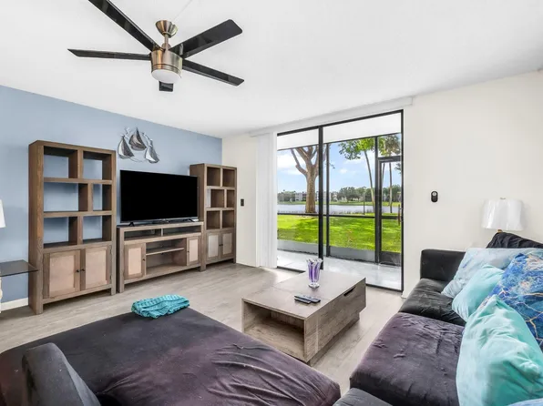 5220 Las Verdes Circle #108, Delray Beach, FL 33484