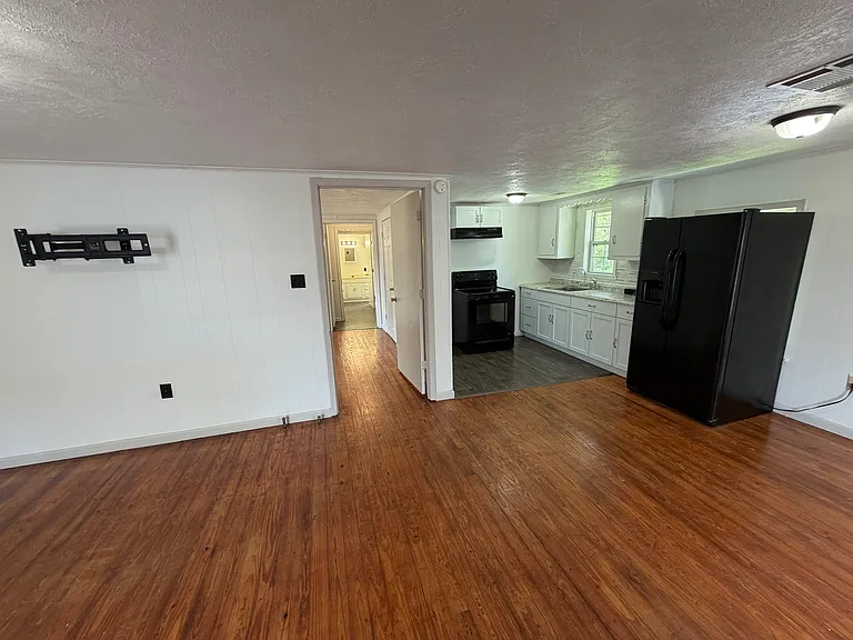 108 Miller Ave #B — Photo 3