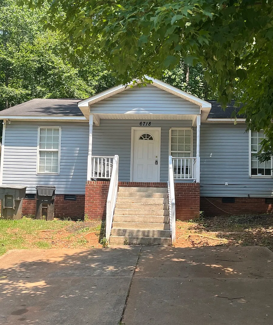 6718 Rockwell Blvd — Photo 1