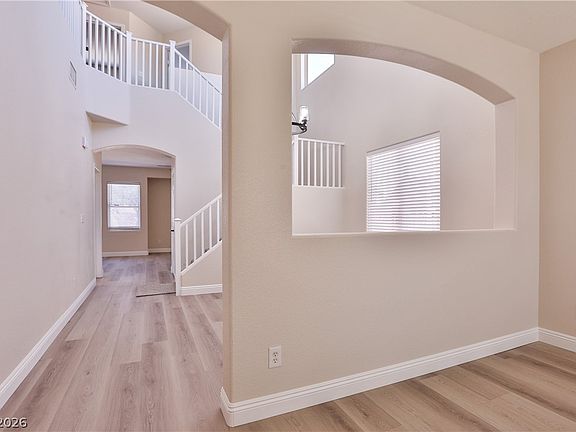5th image of 5221 Mountain Garland Ln