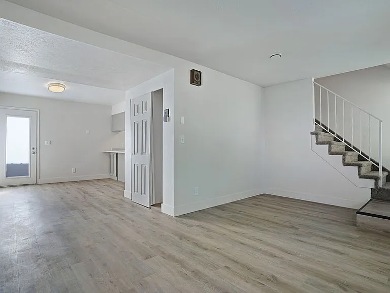 Living room/ Dining room