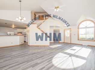18910 Hi View Dr, Brookfield, WI 53045