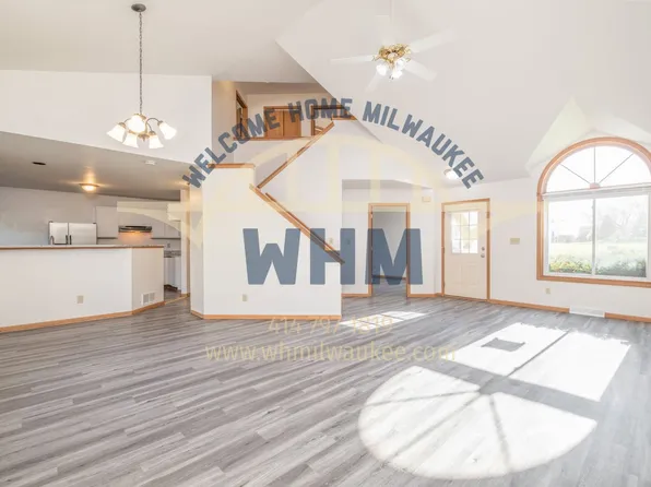 18910 Hi View Dr, Brookfield, WI 53045