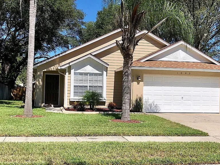 1063 Royal Oaks Dr — Photo 3