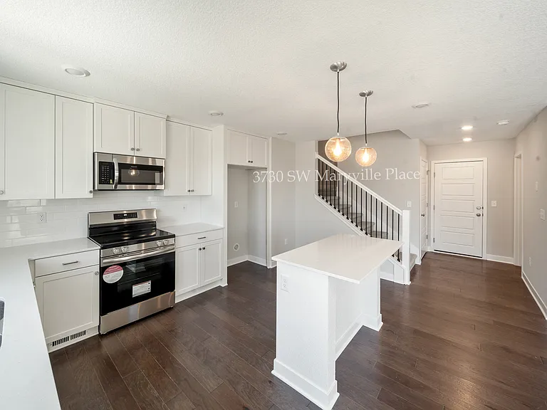 3730 SW Maryville Pl — Photo 9